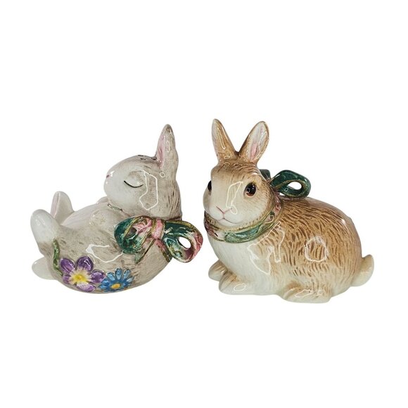 Fitz And Floyd Woodland Spring Bunny Rabbit Salt & Pepper Shaker Set Leaf Plate - Picture 2 of 13